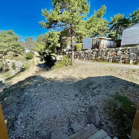 Au Pied Des Gorges De Baudinard à Montagnac-montpezat